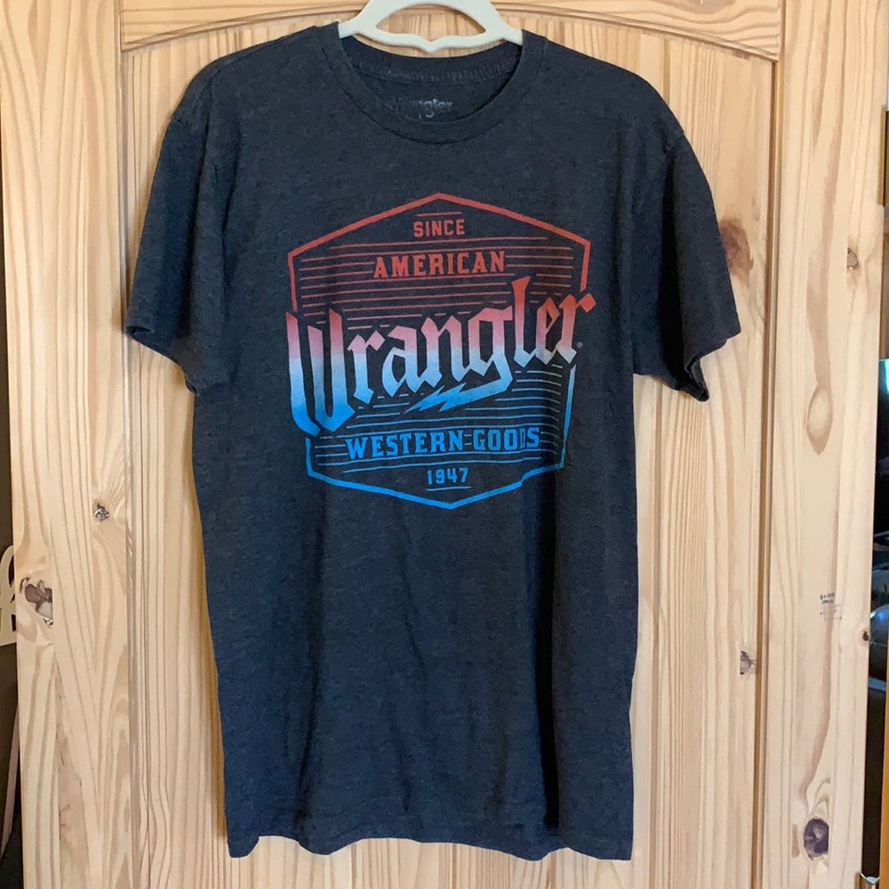 Wrangler graphic tee - size large